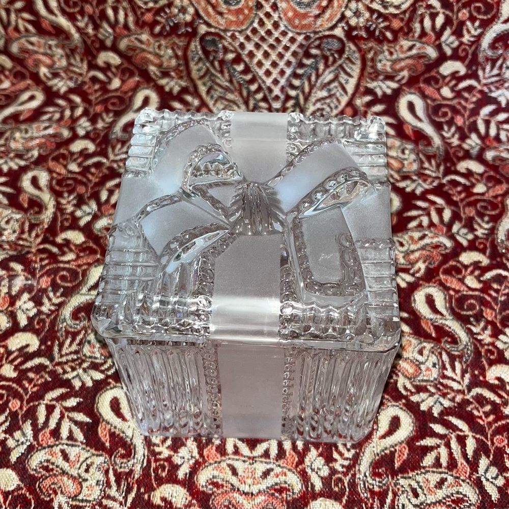 Lead Crystal 24%  Trinket  / Vanity Box  3” Square